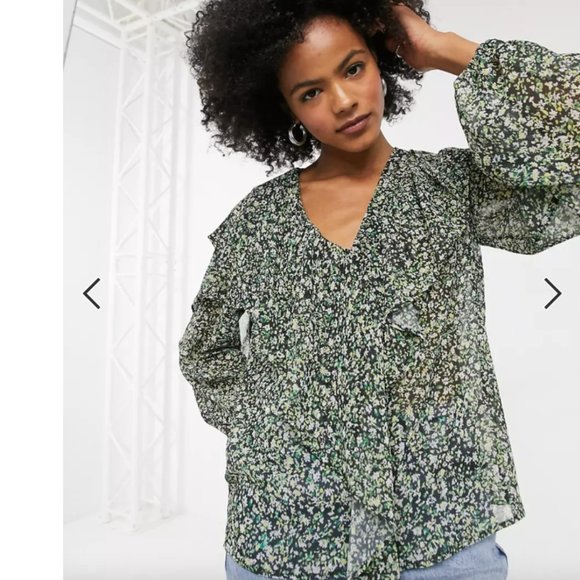 NWT TOPSHOP Ruffle Long sleeve Blouse sz 4 - Picture 2 of 11